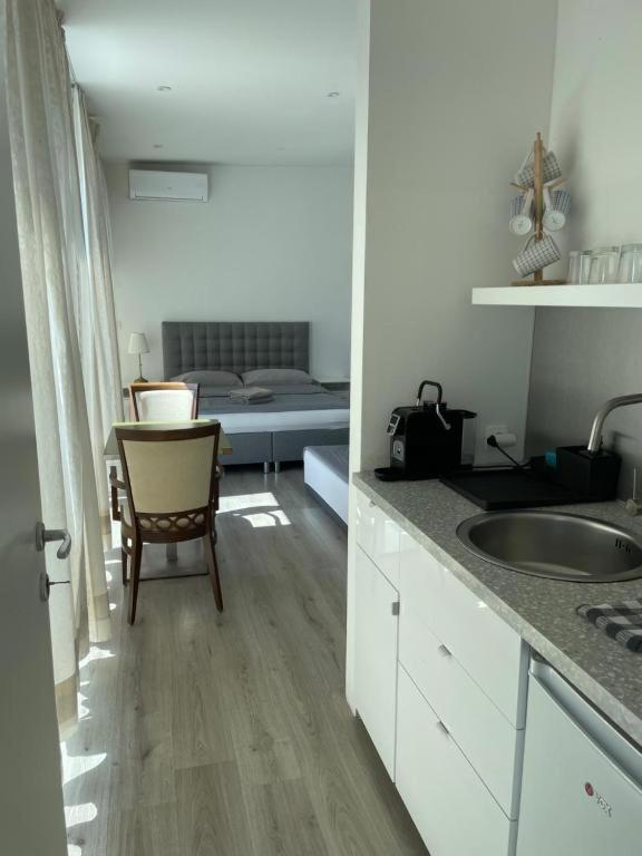 R41 - Tivoli Groundfloor Apartment Ljubljana Bagian luar foto