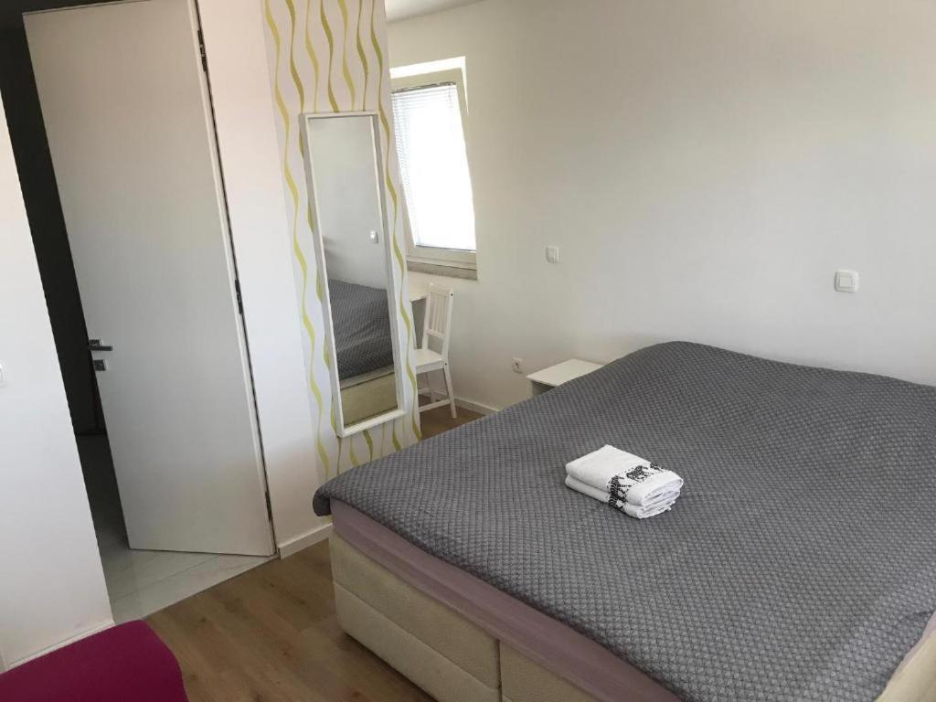 R41 - Tivoli Groundfloor Apartment Ljubljana Bagian luar foto
