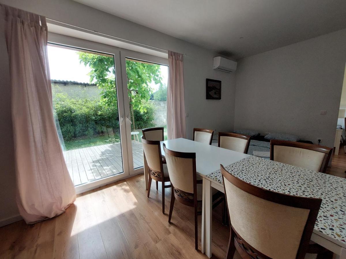 R41 - Tivoli Groundfloor Apartment Ljubljana Bagian luar foto