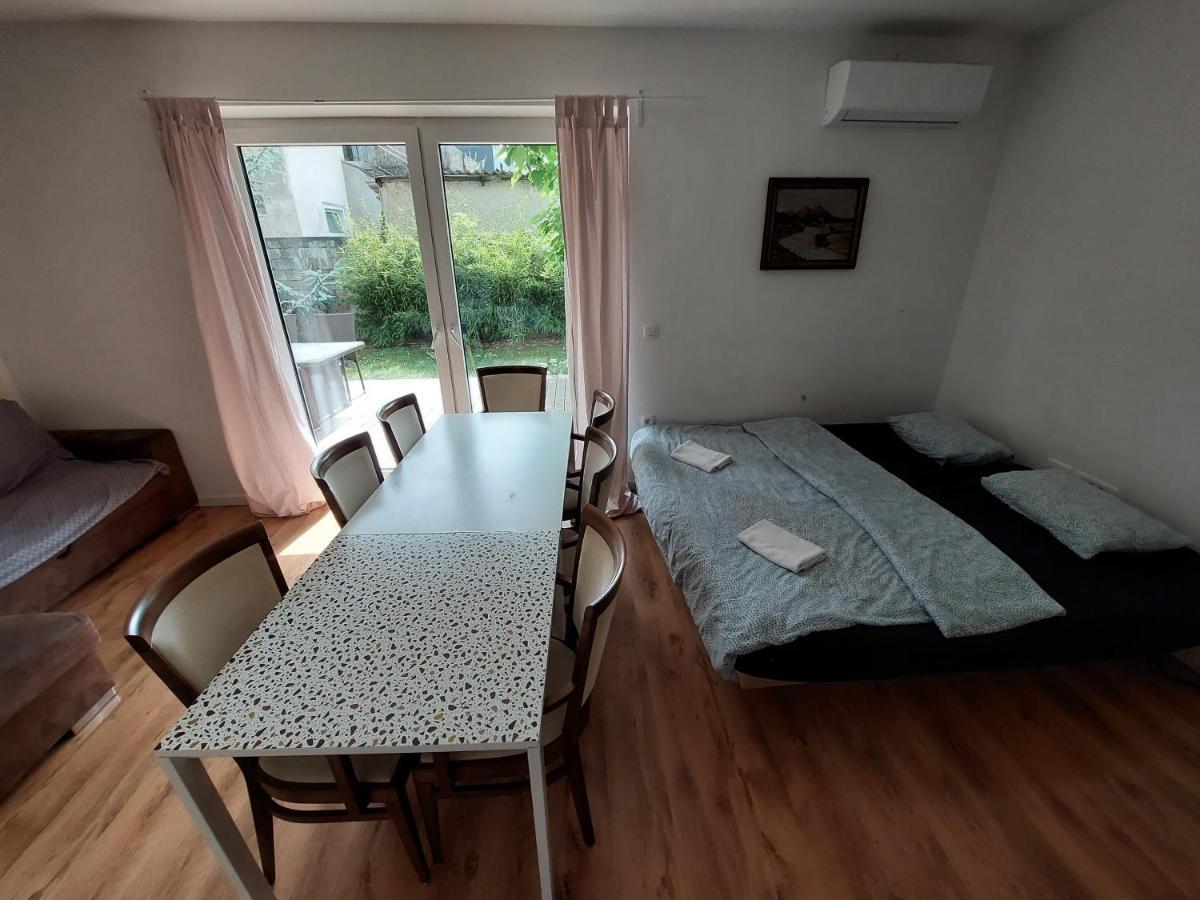 R41 - Tivoli Groundfloor Apartment Ljubljana Bagian luar foto